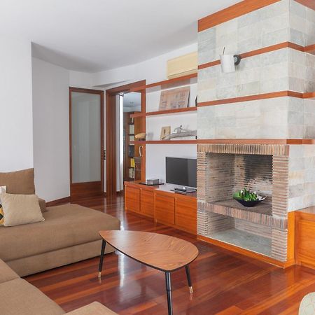 Mazi Apartments Colon Vic Εξωτερικό φωτογραφία
