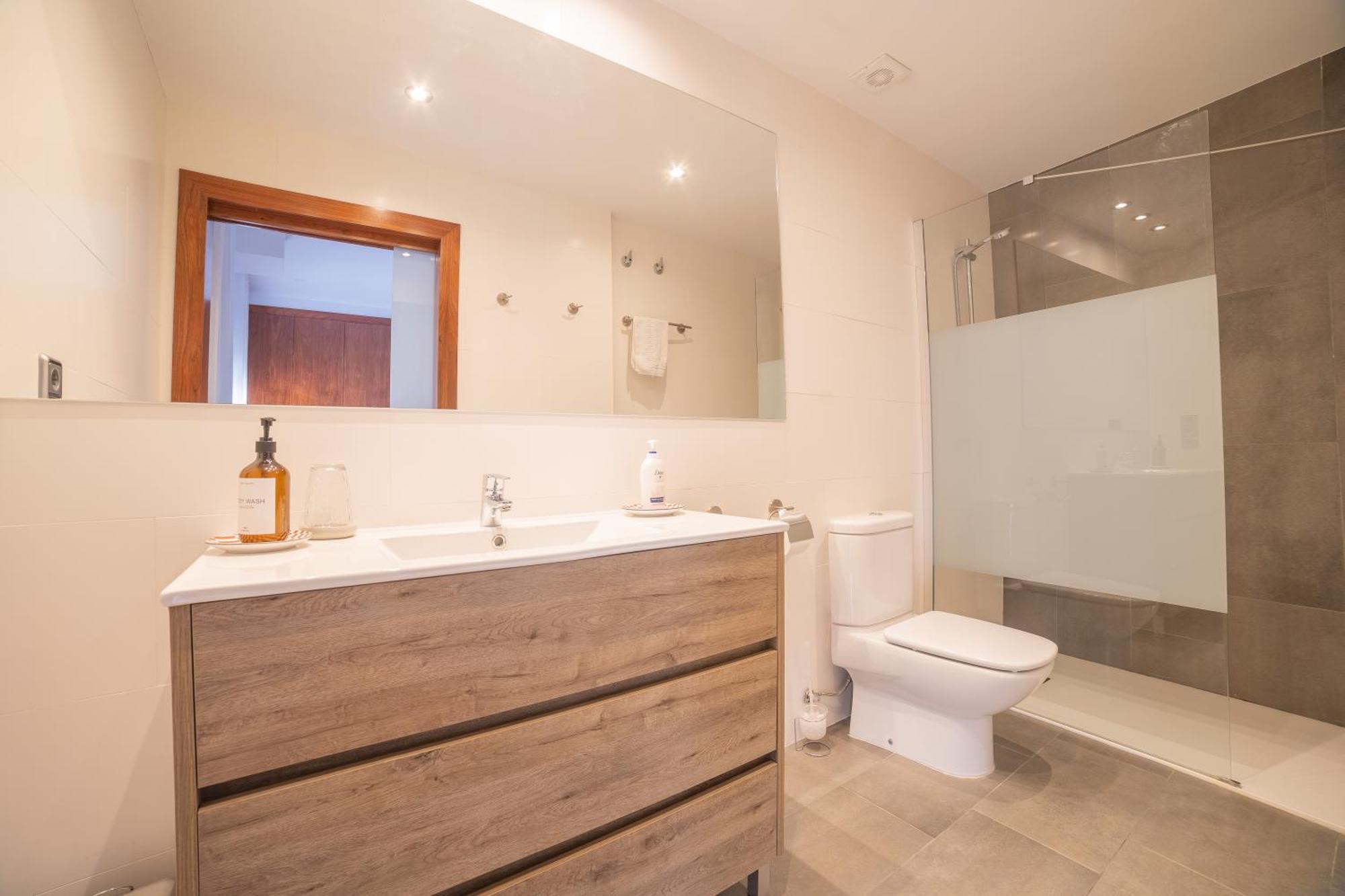 Mazi Apartments Colon Vic Εξωτερικό φωτογραφία