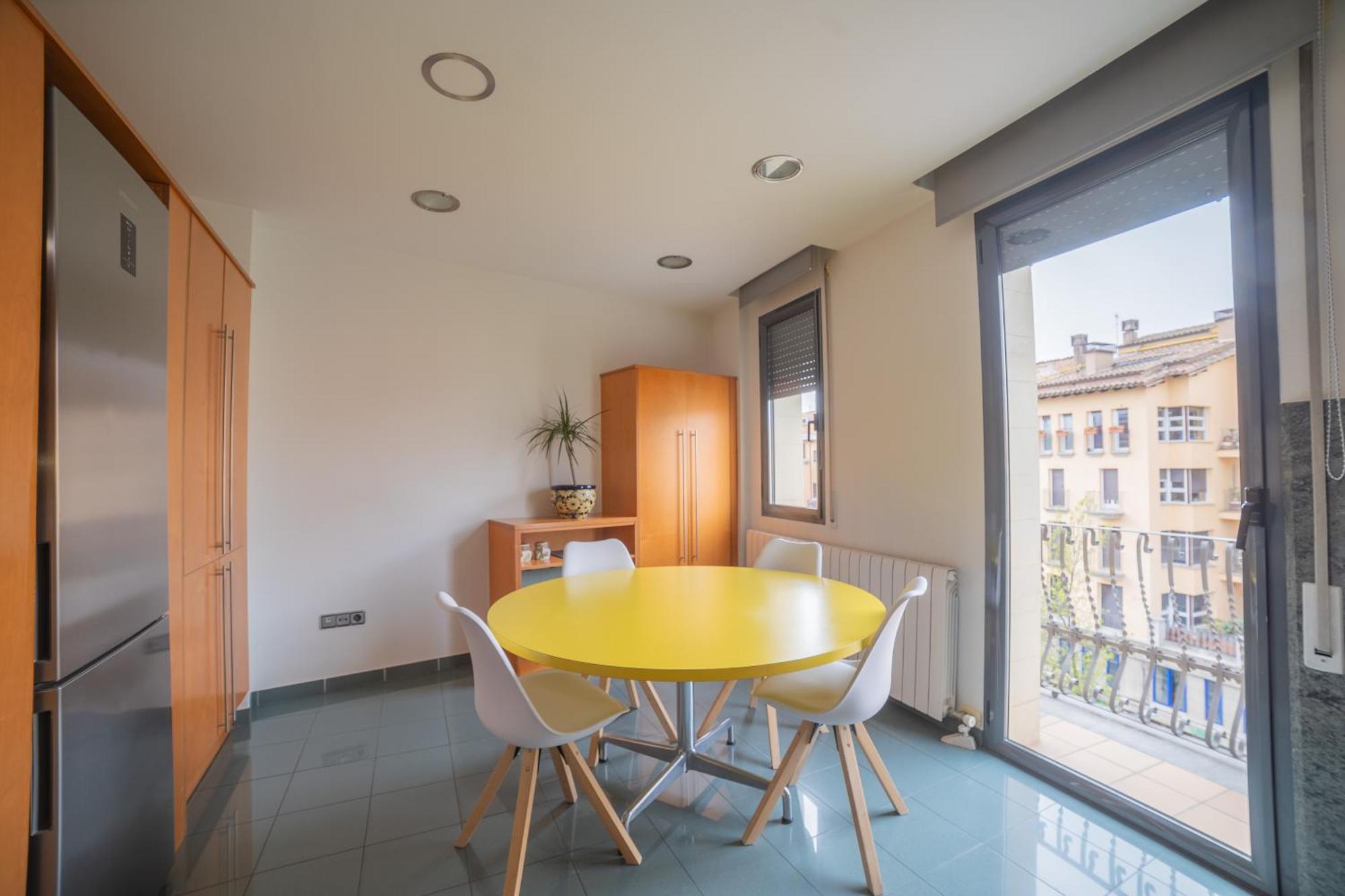 Mazi Apartments Colon Vic Εξωτερικό φωτογραφία