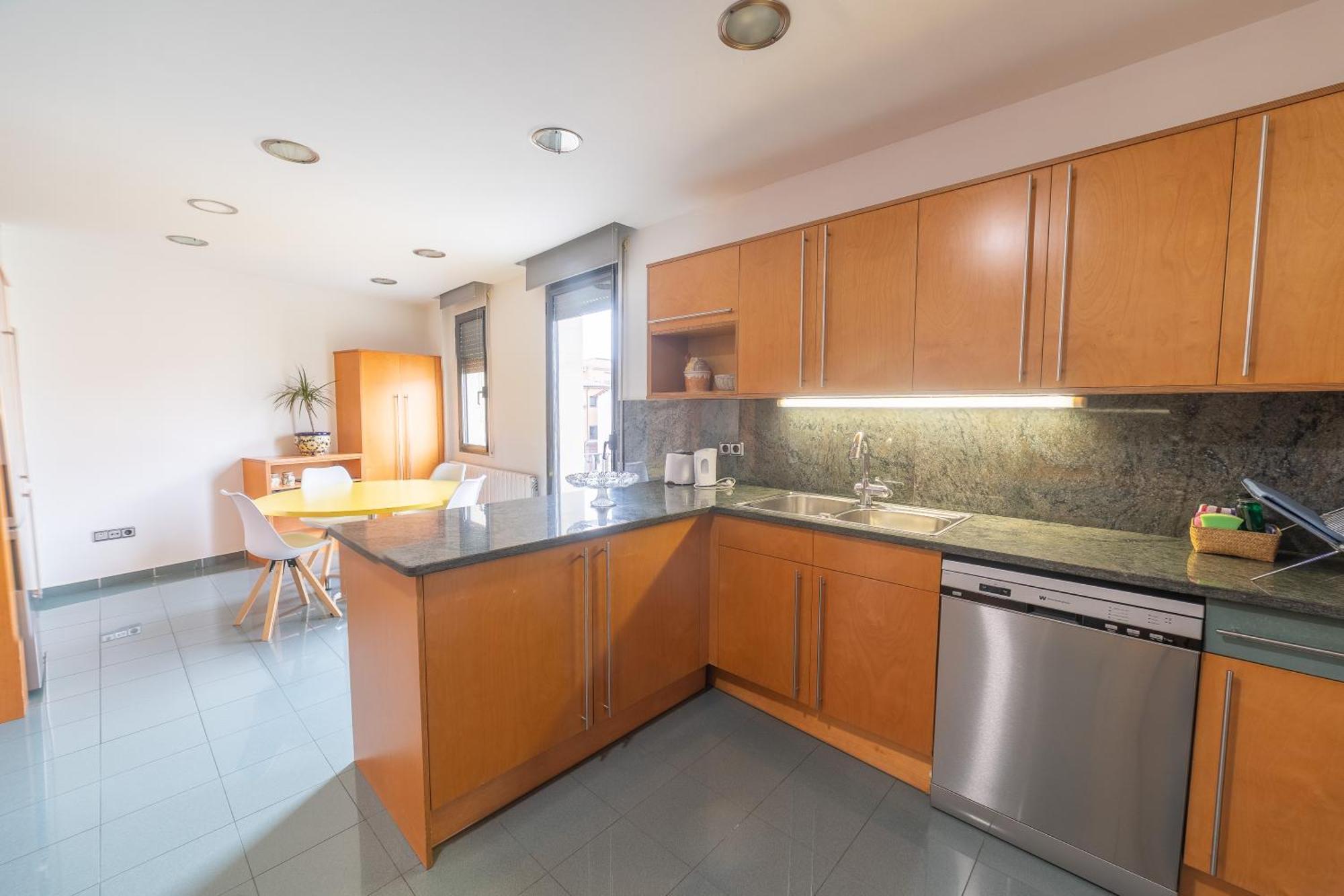 Mazi Apartments Colon Vic Εξωτερικό φωτογραφία